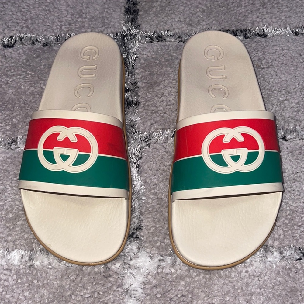 Men’s Gucci Interlocking slides